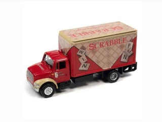 Johnny Lightning Scrabble 1999 International Cargo Truck Vermelho 1/64 JLPC007