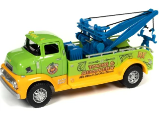 Diorama Set Rat Fink Garage and Tow Truck 1/32 Auto World