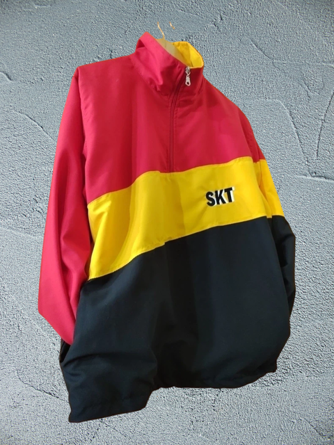 Campera tricolor skt liviana - comprar online