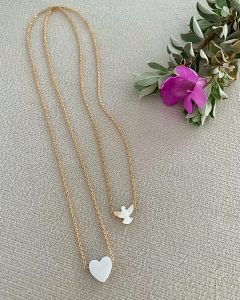 Escapulário Espírito Santo e Coração em Madrepérola - Banhado à Prata / Banhado à Ouro ☆