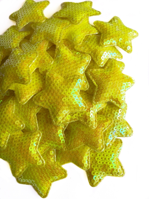 Aplique mini estrela paetê amarela 3,9cm - 1 unidade