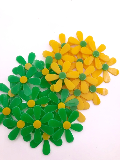 Aplique flor em acrílico 3,5cm - 1 unidade