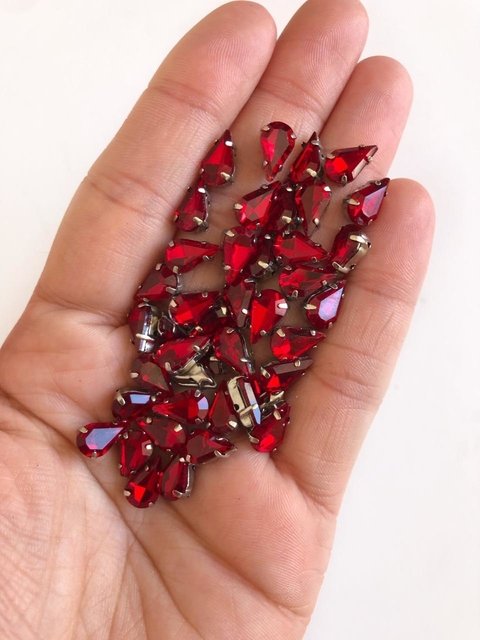 chaton de vidro gota vermelho 6x10mm - 20 unidades
