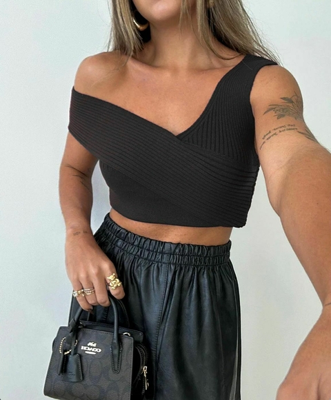 Cropped Modal Mia
