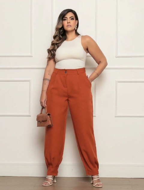 Calça Alfaiataria Cenoura - Terracota - comprar online