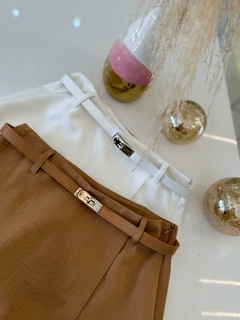 Shorts saia cinto - bybnstore