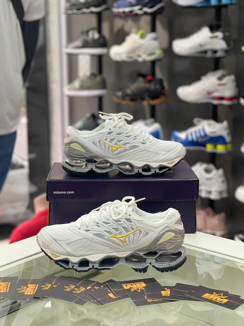 MIZUNO WAVE PROPHECY 8
