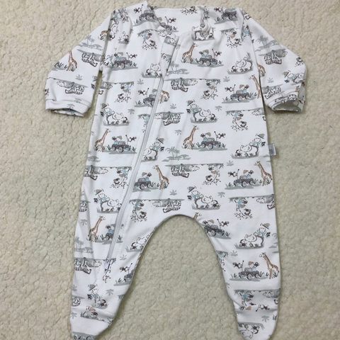 Enterito con pie y cierre zafari (ÚLTIMO 6-9M)