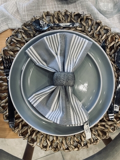 servilletas de tusor gris c/rayas blancas finas x6unidades en internet