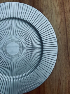 PLATO DE SITIO TRAMADO PLATEADO - comprar online