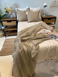 PIE DE CAMA LINO 2.40X1.20
