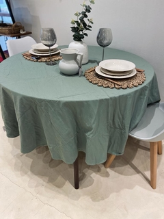 Mantel redondo de tusor verde para mesa de 1.80 ø
