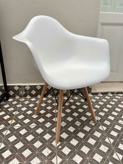 SILLON EAMES BLANCO