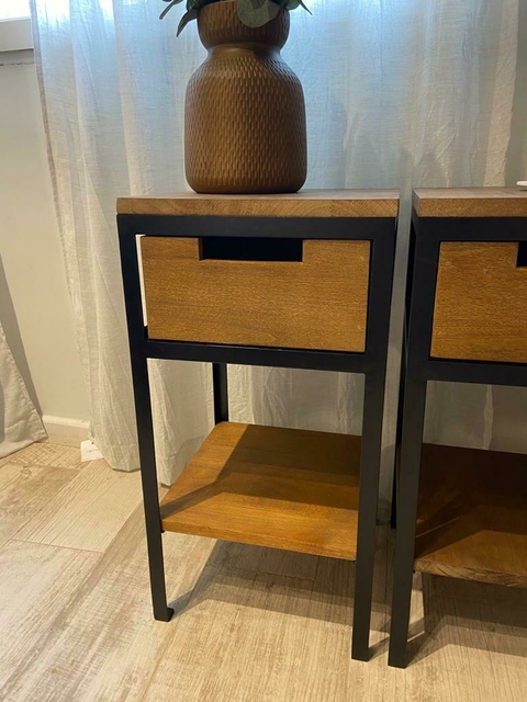 Mesa de luz tradicional 1 cajon 35x35x65
