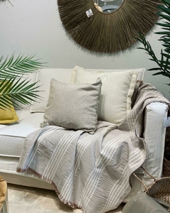Manta chenille color beige