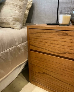 Mesa de luz madera 2 cajones - comprar online