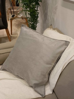 Almohadón 60x60 pana gris clara - comprar online