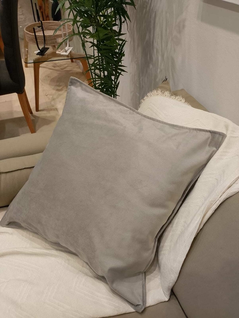 Almohadón 60x60 pana gris clara - comprar online
