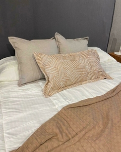 Almohadón chenille wakanda salmon 40x70 - comprar online