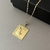 PINGENTE PLACA FÉ MÃO REZANDO - 2,5 x 2,5 - loja online