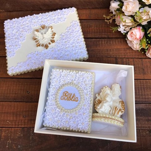 Caixa Afilhada de Batismo com Bíblia