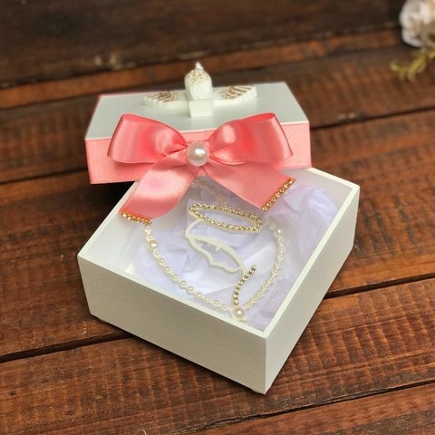 Caixa Espírito Santo com Terço