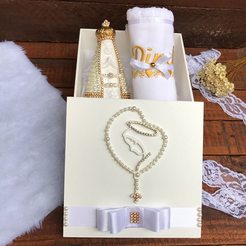 Caixa com Toalha bordada