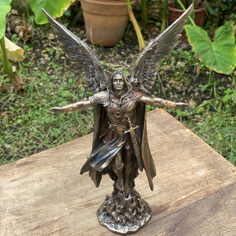 Escultura Anjo Uriel Veronese