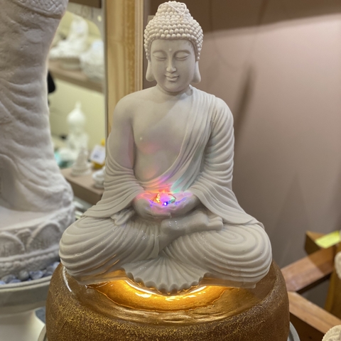 Fonte de água - Buda Na Pedra