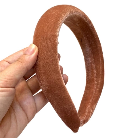 TIARA VELUDO - MARROM - 1 UNIDADE