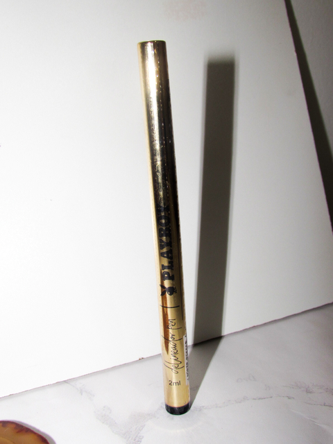 Caneta Delineadora Preta – Playboy - comprar online
