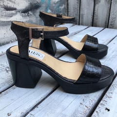 Sandalias con tacón y plataforma, negras. s06v-81 - tienda online