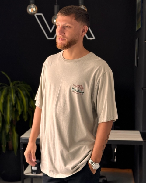 REMERA BILLABONG BEIGE