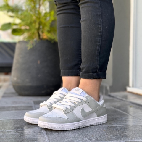 NK SB DUNK RPL PREMIUN GRIS BLANCO C100