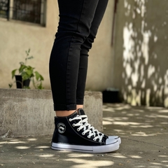 BOTITA LONA JAGUAR BLACK C22 - comprar online