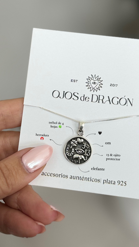 Collar símbolos de la suerte