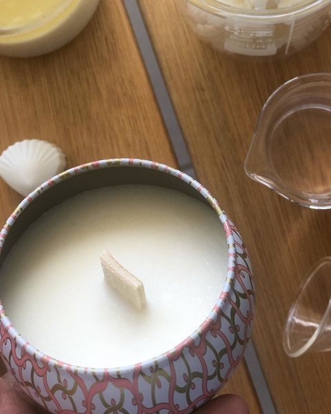 CURSO A DISTANCIA DE VELAS DE CERA DE SOJA + HOME SPRAY + DIFUSOR DE VARILLAS CON MATERIALES + KIT INICIAL