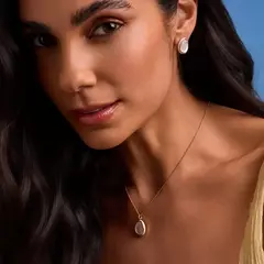 GARGANTILHA PINGENTE MADRE ESMALTADA - comprar online