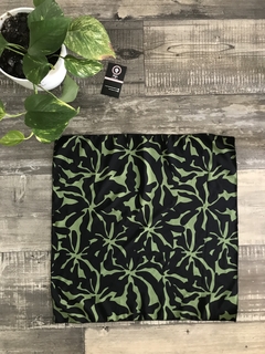 Negro con trazos verdes 50x50 - comprar online