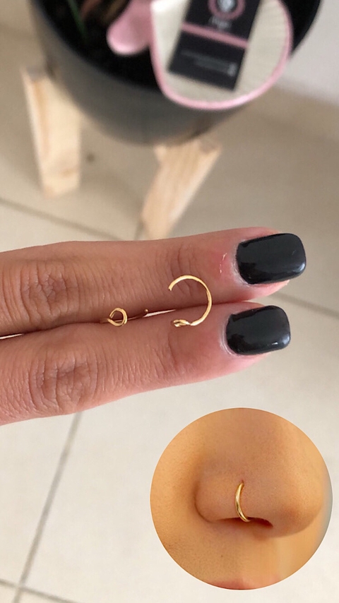 Falsa argollita nariz dorada