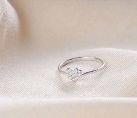 Anel coração cravejado