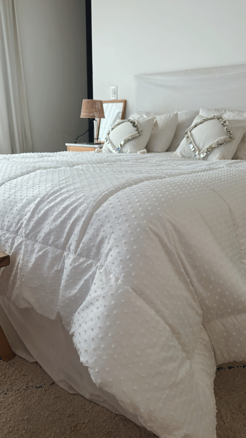 ACOLCHADO QUEEN JACQUARD MOTITAS - 250X260 - comprar online