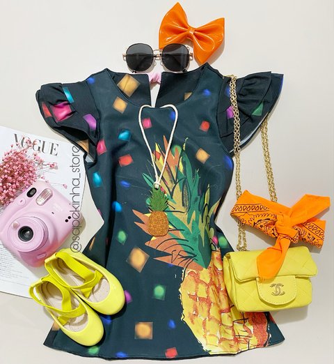 Vestido com colar abacaxi