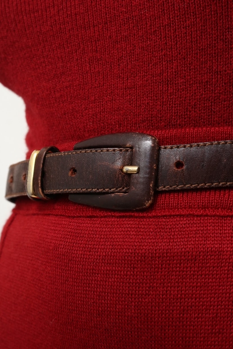 cinto marrom couro fino fivela encapada