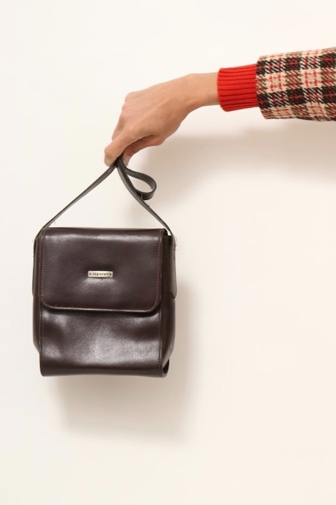 Bolsa couro sintetico marrom transversal