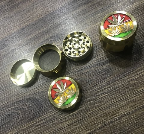 Triturador Metal Grande C/ Tela Folhas Dourado