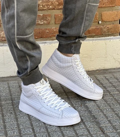 Barcelona blanca tachas