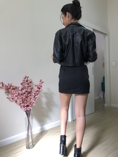 Saia em alfaiataria mini fenda - Moda feminina & Acessórios | Storin