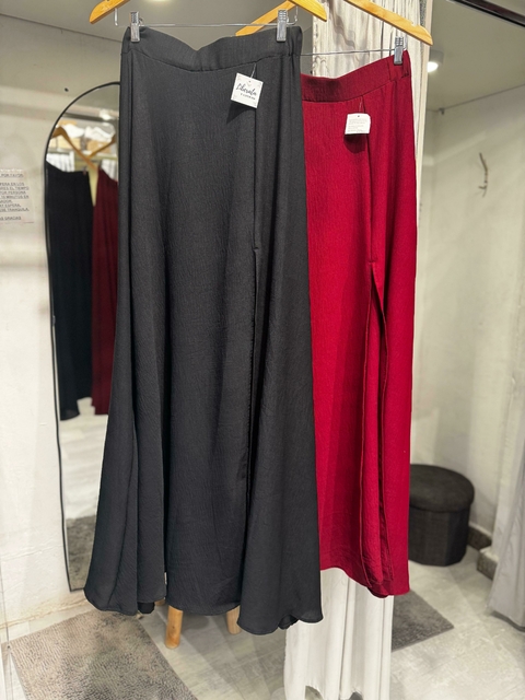 Falda con tajo de crepé - comprar online