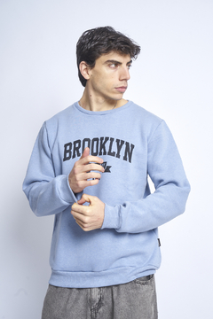Buzo Brooklyn Cuello Redondo en internet